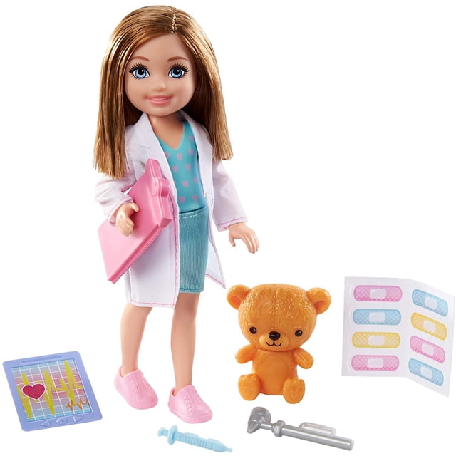 Barbie Chelsea Can Be Playset con muñeca morena Chelsea Doctor (6 in), portapapeles, lector de ECG, calcomotoras de tirita, 2 herramientas médicas, oso de peluche, gran regalo para edades de 3 años en Barbie -