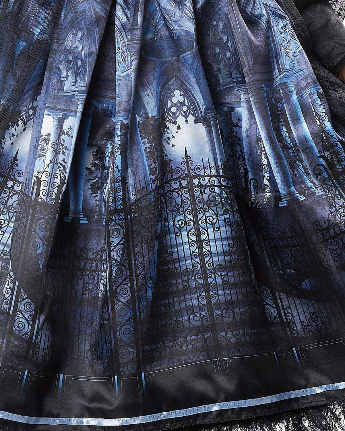 SORCIÈRE DE CIMETIÈRE GOTHIQUE