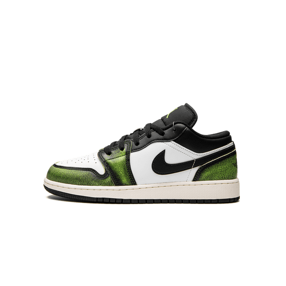 JORDAN GRADE SCHOOL JORDAN WEAR AWAY ELECTRIC GREEN GS DO8244 003 DO8244 003 from Stadium Goods