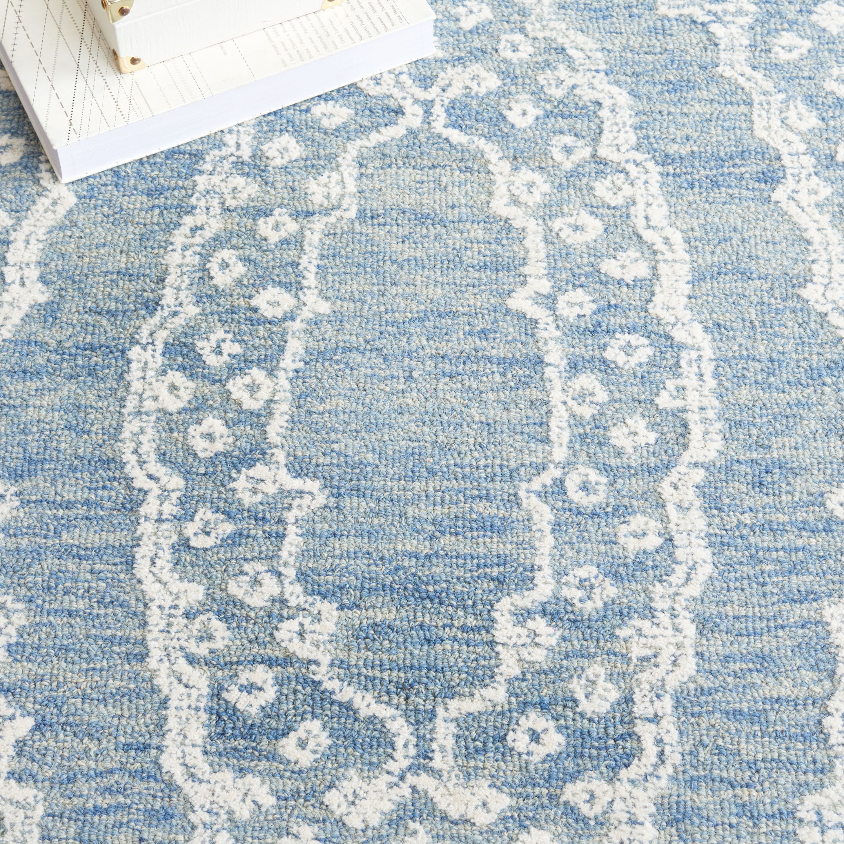 SAFAVIEH Ebony Aiden Bordered Area Rug, Ivory/Navy, 8' x 10'