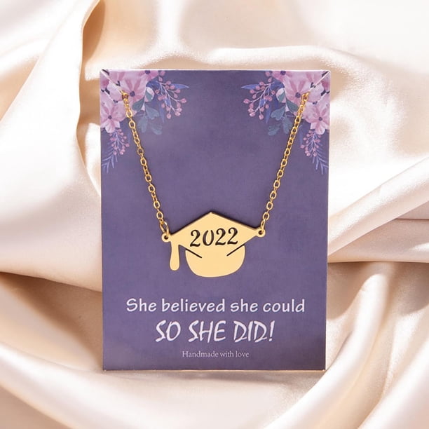 Xihbxyly Collar de Graduación, Elegante Joya Universitaria con Colgante, Regalo Conmemorativo de La Promoción de 2022, Cadena Estilo Vintage, Ideal para Uso Diario y Ocasiones Especiales.