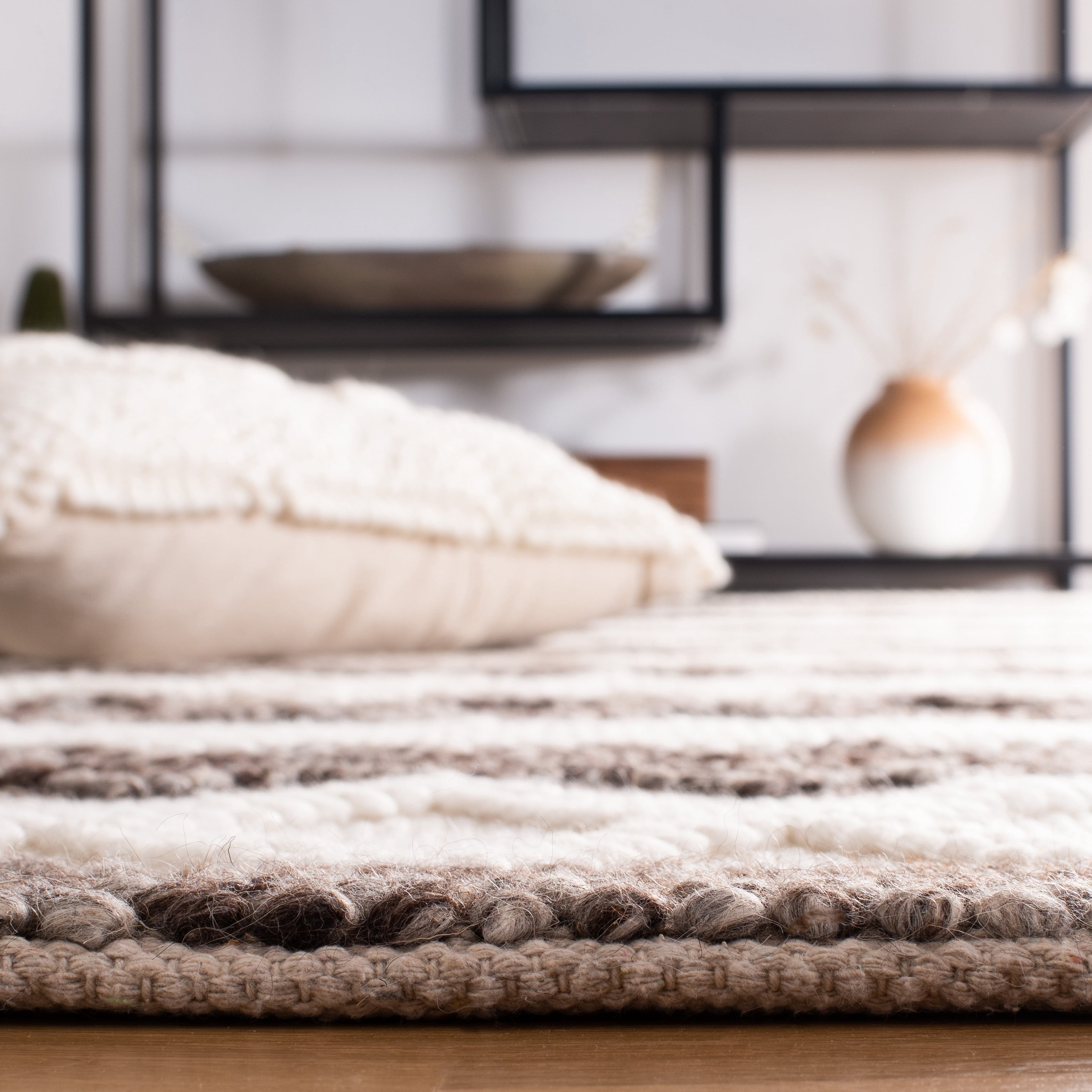 SAFAVIEH Natura Zola Southwestern Area Rug, Ivory/Grey, 3' x 5'