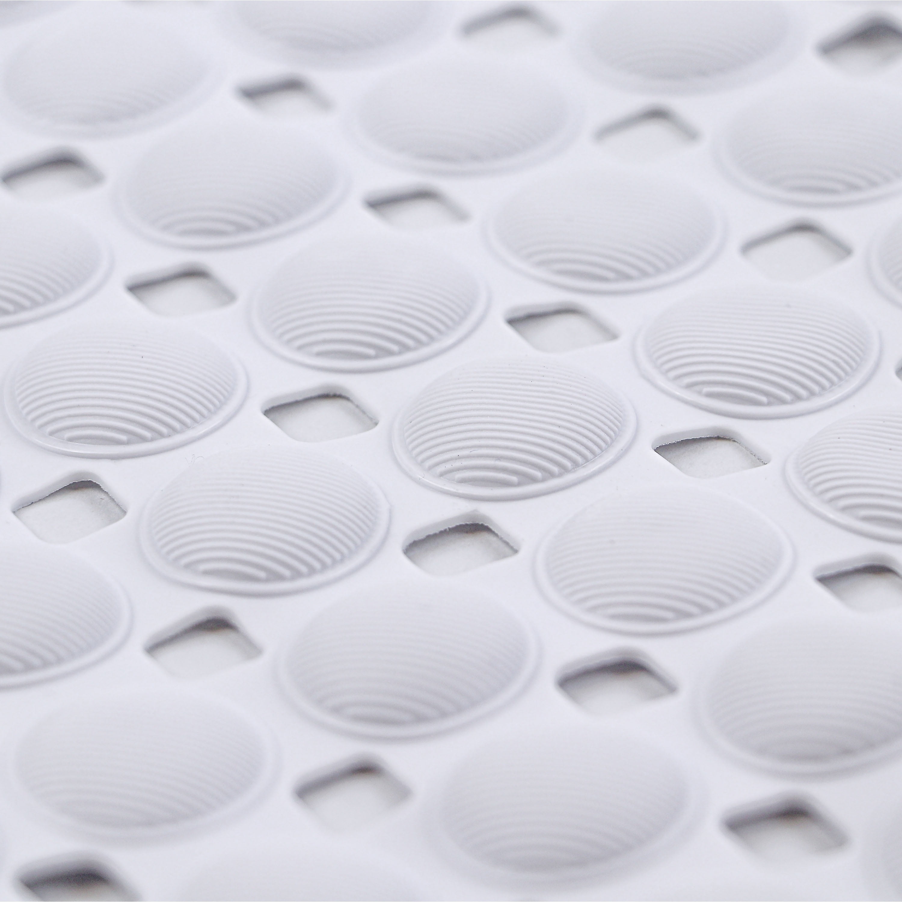 Mainstays Air Pocket Bubble Bath Mat, White, 14.56 in x 26.5 in