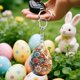 thumbnail image 1 of Lindo adorno colgante de conejito de Pascua, llavero acrílico plano 2D, pequeño colgante para espejo retrovisor de coche o mochila, adecuado para decoración de Pascua, colgante acrílico, 1 of 6