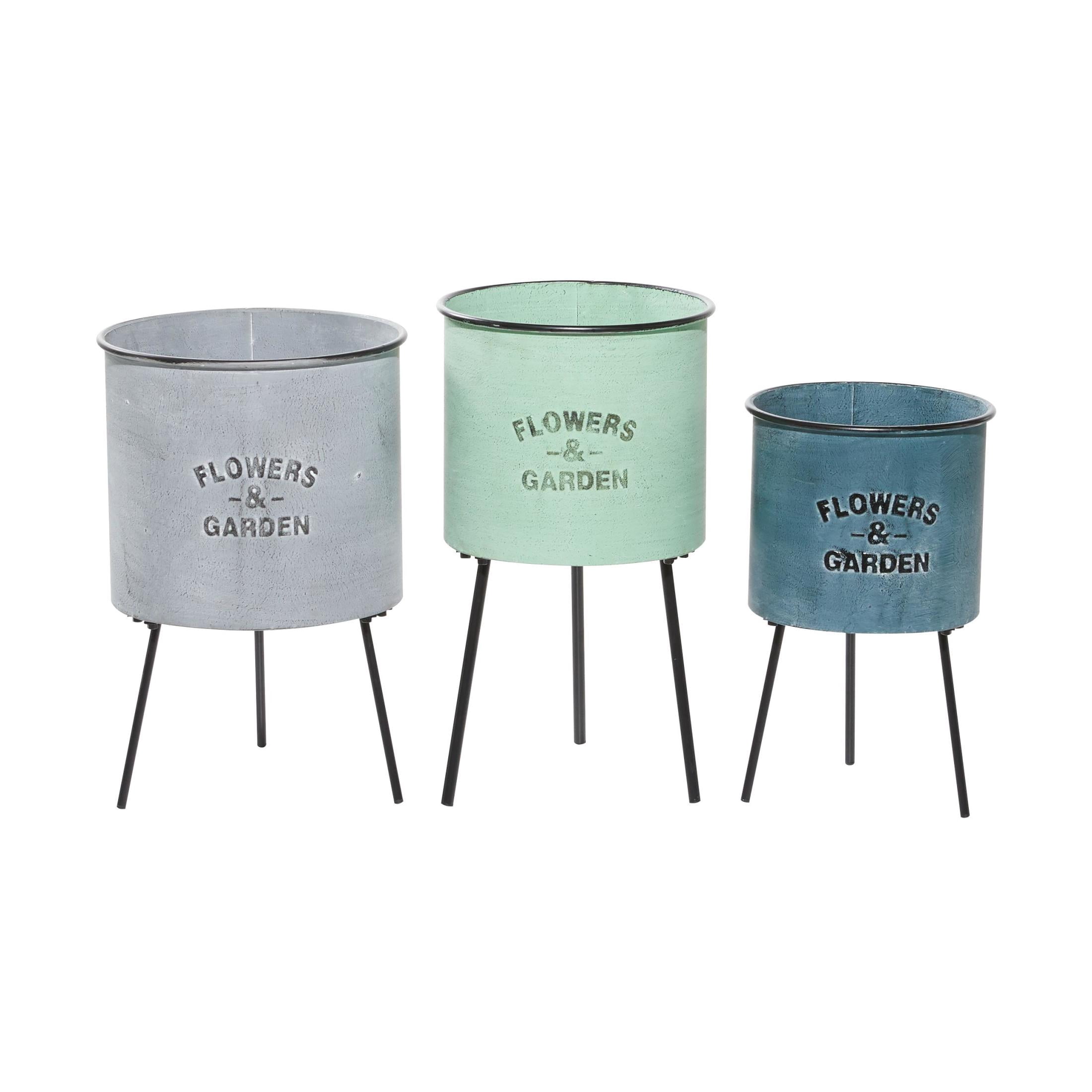 DecMode 20", 18", 16"H Blue Metal Text Planter with Flowers And Garden Text and Black Tripod Legs (3 Count)
