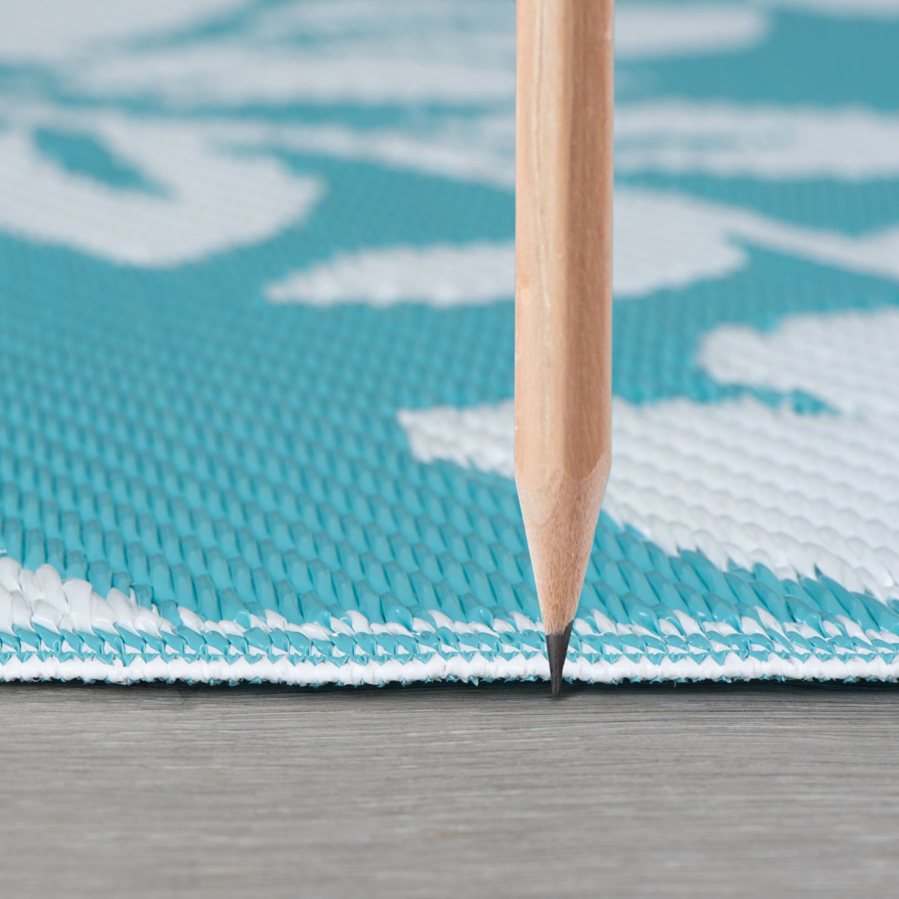 6x9 Reversible Aqua and White Polypropylene Outdoor Floral Area Rug
