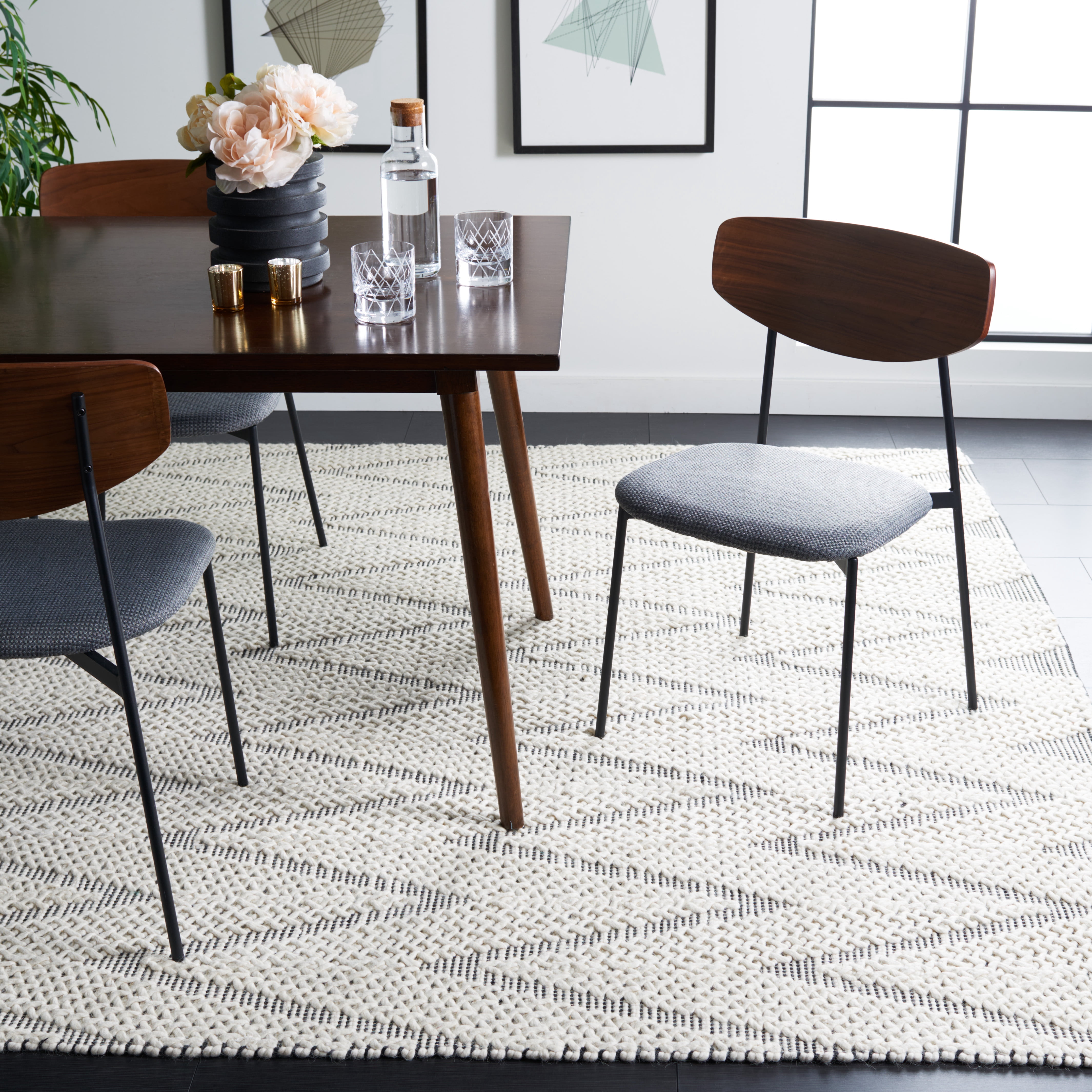 SAFAVIEH Natura Paula Zig-Zag Area Rug, Ivory/Black, 9' x 12'