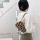 thumbnail image 5 of Bolsa Bolso retro con cadena de animales para las axilas, monedero para mujer, bolso de mano de felpa con asa superior (4) JShteea Para Estrenar, 5 of 8