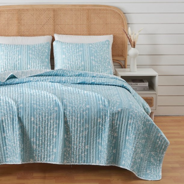 Great Bay Home Floral Striped Microfiber Reversible Quilt Set With