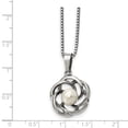 thumbnail image 4 of Collier de Perles d'Eau Douce Poli en Acier Inoxydable 18 Po, 4 of 4