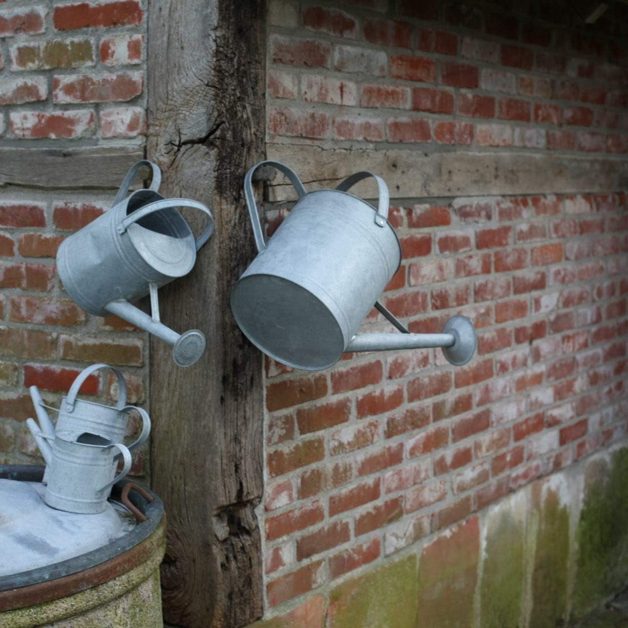 Esschert Design OZ44 Zinc Watering Can, Medium, 19\"D x 7.9\"W x 11\"H, Silver