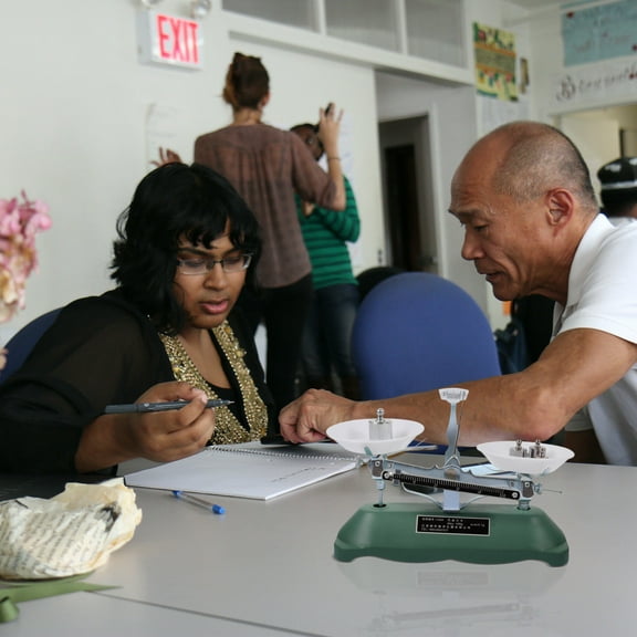 LOLIPPYY Balance Scale Tool Set for Accurate Weight Measurement, Ideal for Classroom Use by Educators and Students