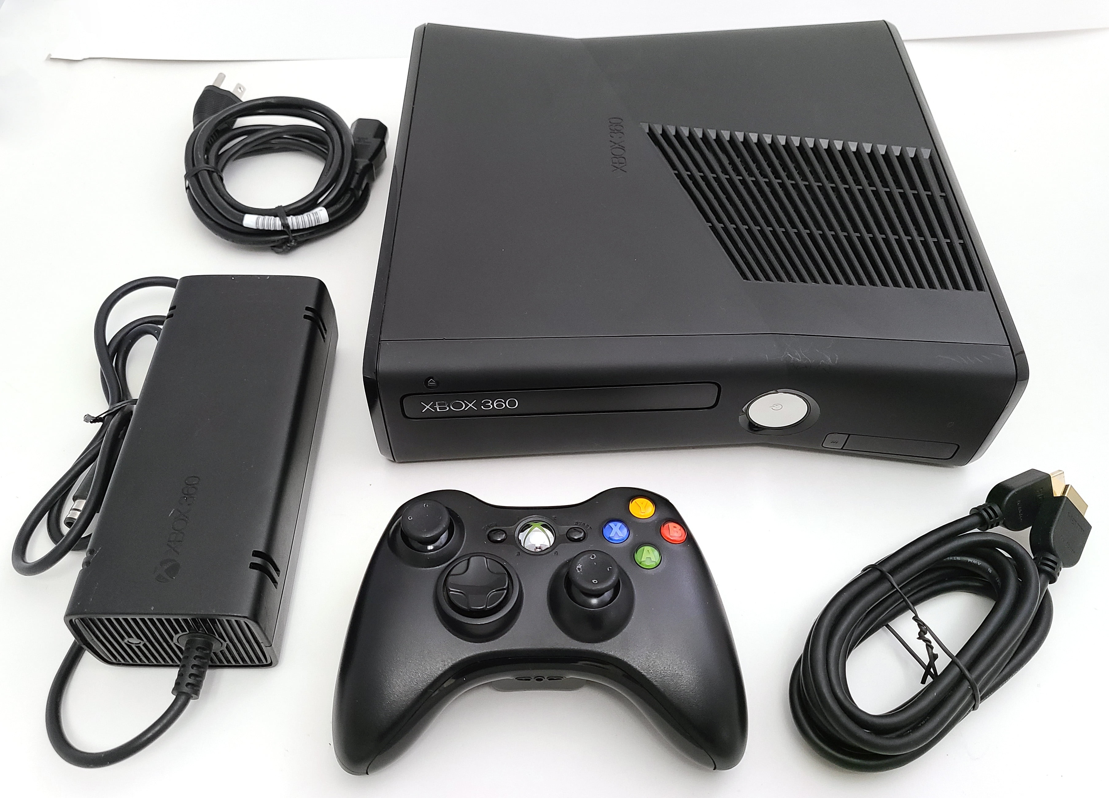 pistola infancia esposa Microsoft Xbox 360 S (Slim) 4GB Gaming Console Bundle (Used) - Walmart.com