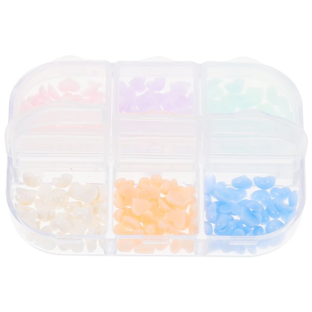 1 caja de decoraciones de resina para uñas con forma de corazón
