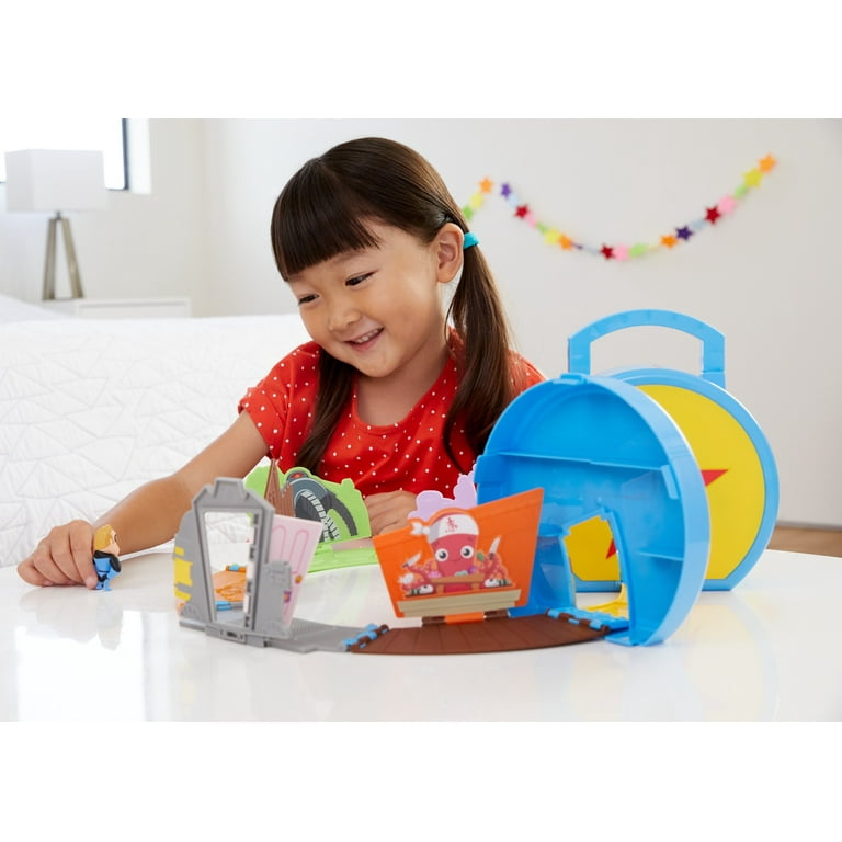 Disney/Pixar Minis World Of Pixar Playset With Figure