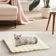 thumbnail image 5 of Manta Refrescante Suave para Mascotas, Almohadilla de Forro Polar Amasadora para Perros y Gatos, Manta Portátil de 40X30Cm para Cama, Asiento de Coche, Sofá, Uso Interior y Exterior, Lavable a Máquin, 5 of 6