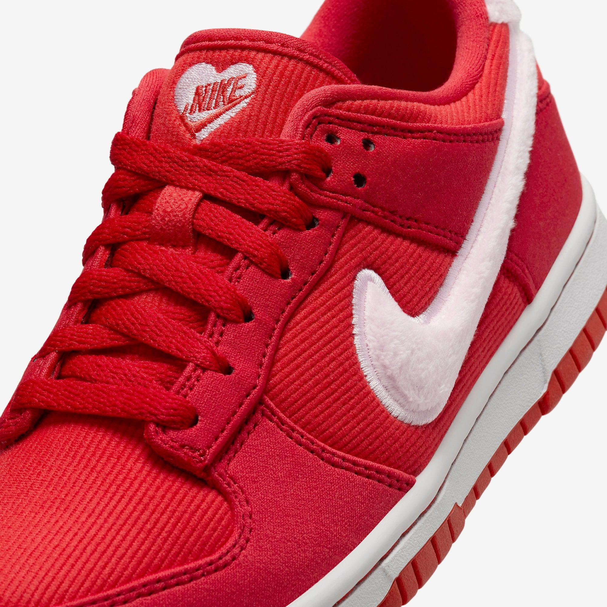 nike sb dunks valentine's day