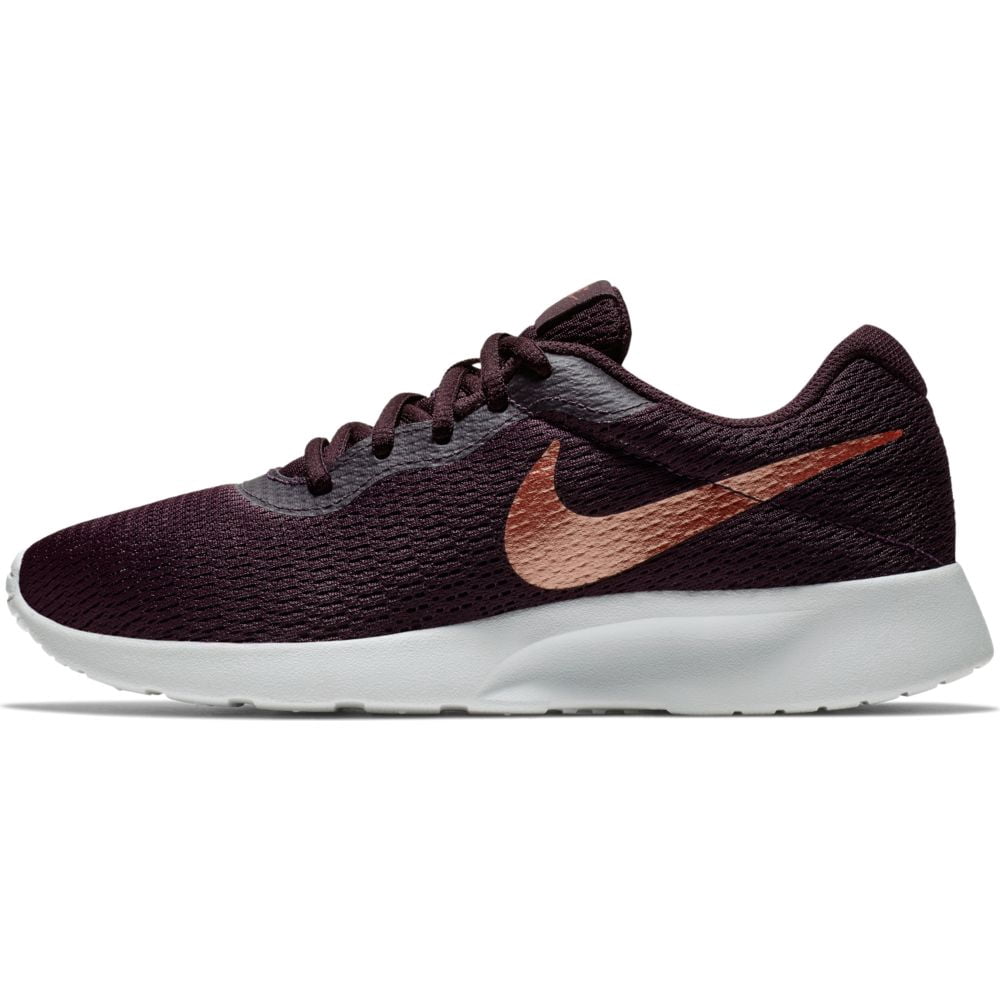 burgundy tanjun nike