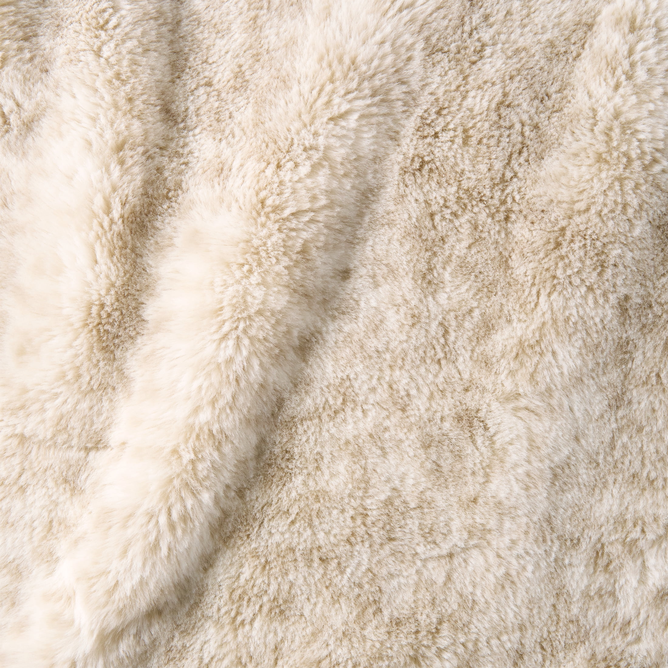 Better Homes & Gardens Faux Fur Oversized Throw Blanket, 50 in x 72 in