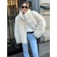 thumbnail image 2 of Abrigo corto de piel sintética para mujer, abrigo cálido y esponjoso de manga larga con solapa elegante, ropa de calle a la moda para Otoño e Invierno, 2 of 5