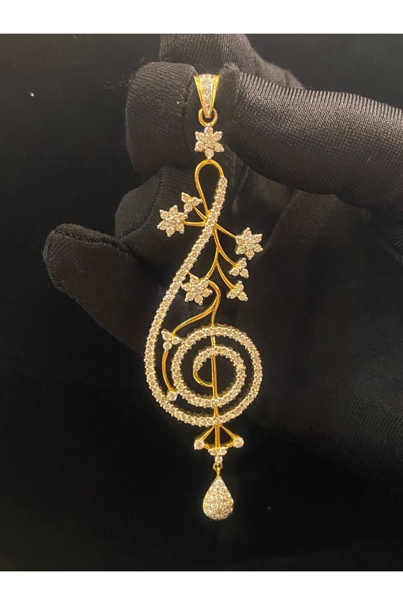 3.10 Carats Round Brilliant Cut Natural Diamonds Long Pendant in Hallmark 18K Yellow Gold