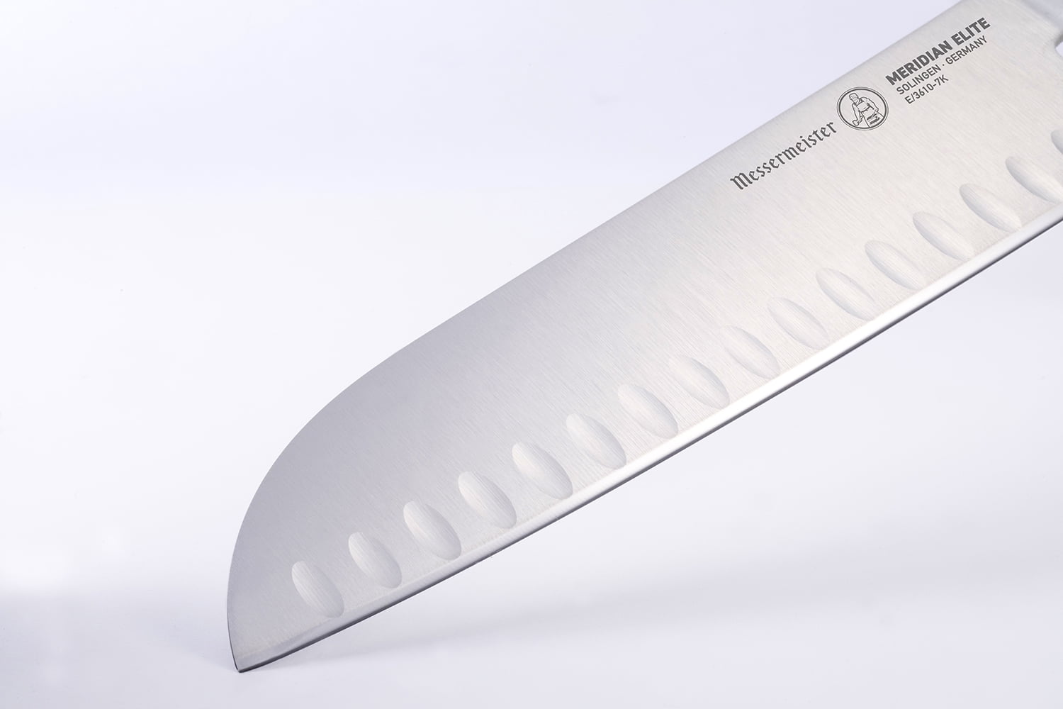 Messermeister Meridian Elite 7-Inch Kullenschliff Santoku Knife