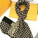 thumbnail image 4 of Conjunto de bufanda y sombrero de estilo europeo y americano, bufanda de cuero de lana tejida para hombres, bufanda cálida a cuadros de ajedrez para niños, 4 of 5