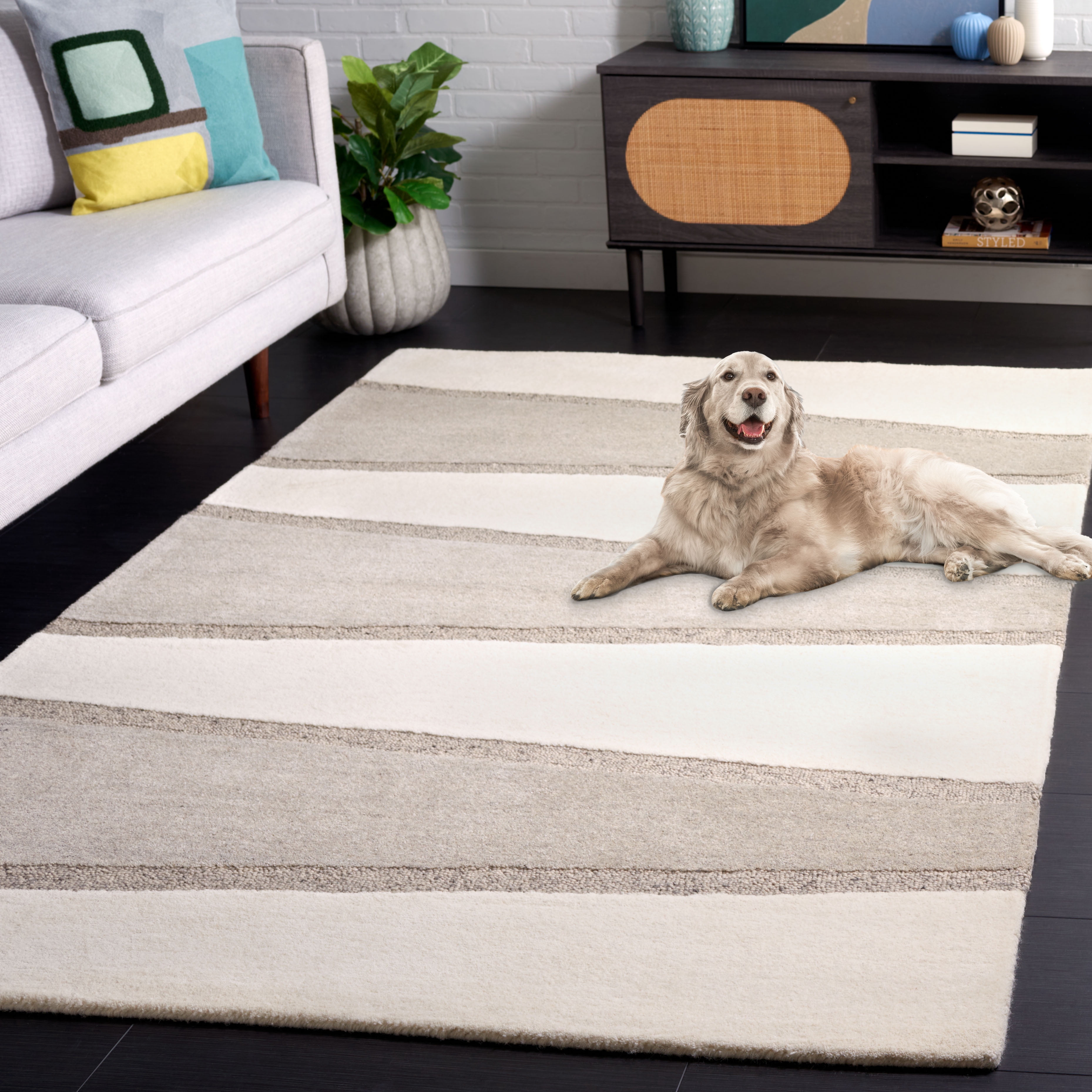 Safavieh Fifth Avenue Wayne Geometric Area Rug, Ivory/Gray, 4' x 6'