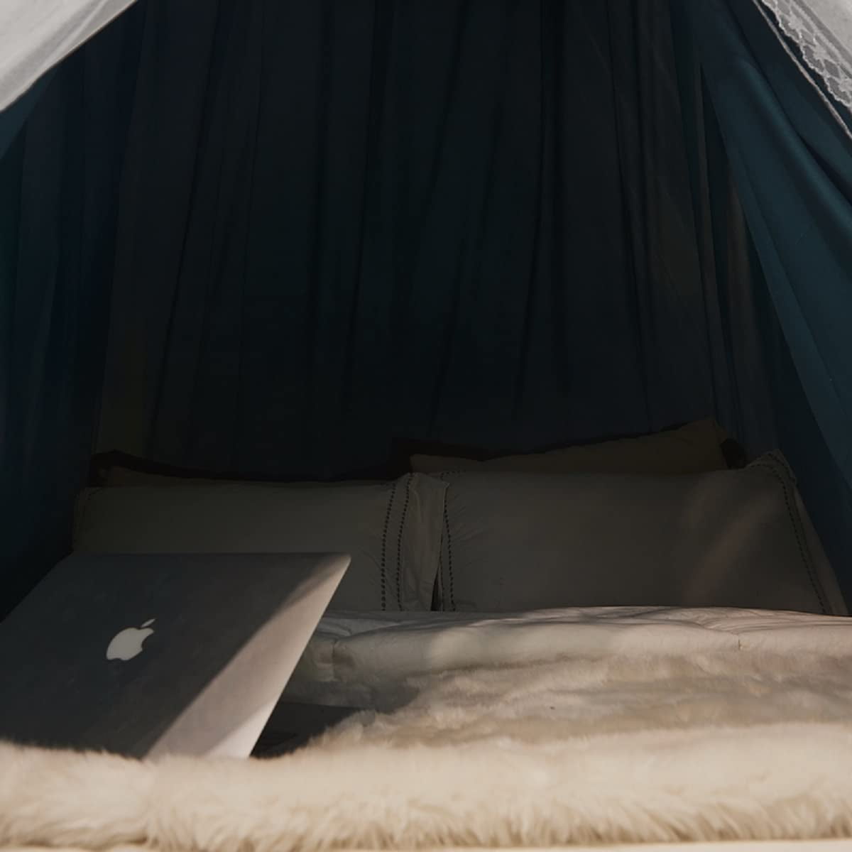 Luxurious Bed Canopy for Girls & Adults - Double Layer Princess Canopy with Lace, Round Dome Mosquito Netting for Queen/King Bed Tent (Peacock Blue)