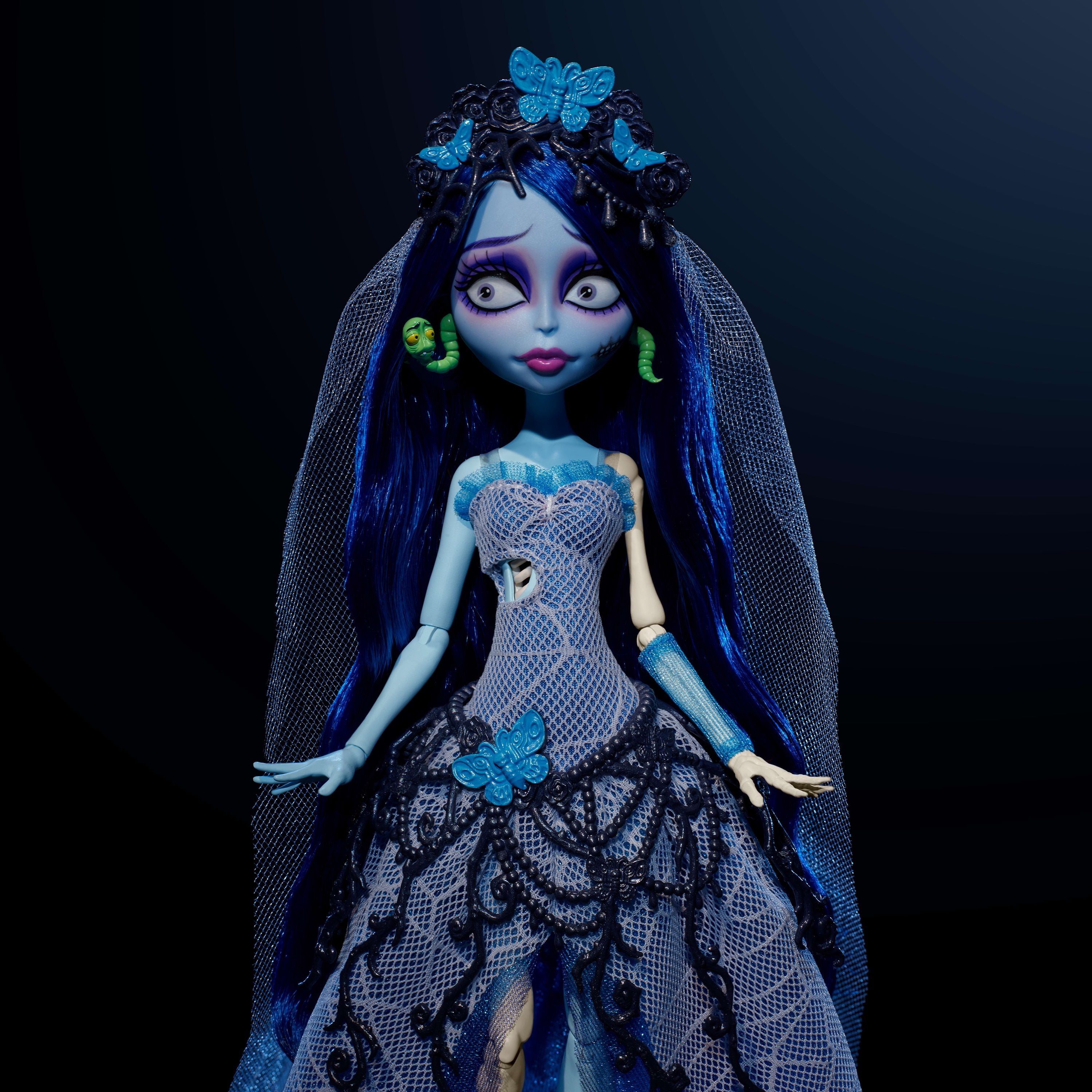Monster High Skullector Corpse Bride Collectible Doll, Emily in Gothic Wedding Dress with Veil