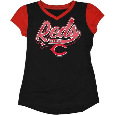 - MLB Cincinnati Reds Girls Short Sleeve Team Color Graphic Tee