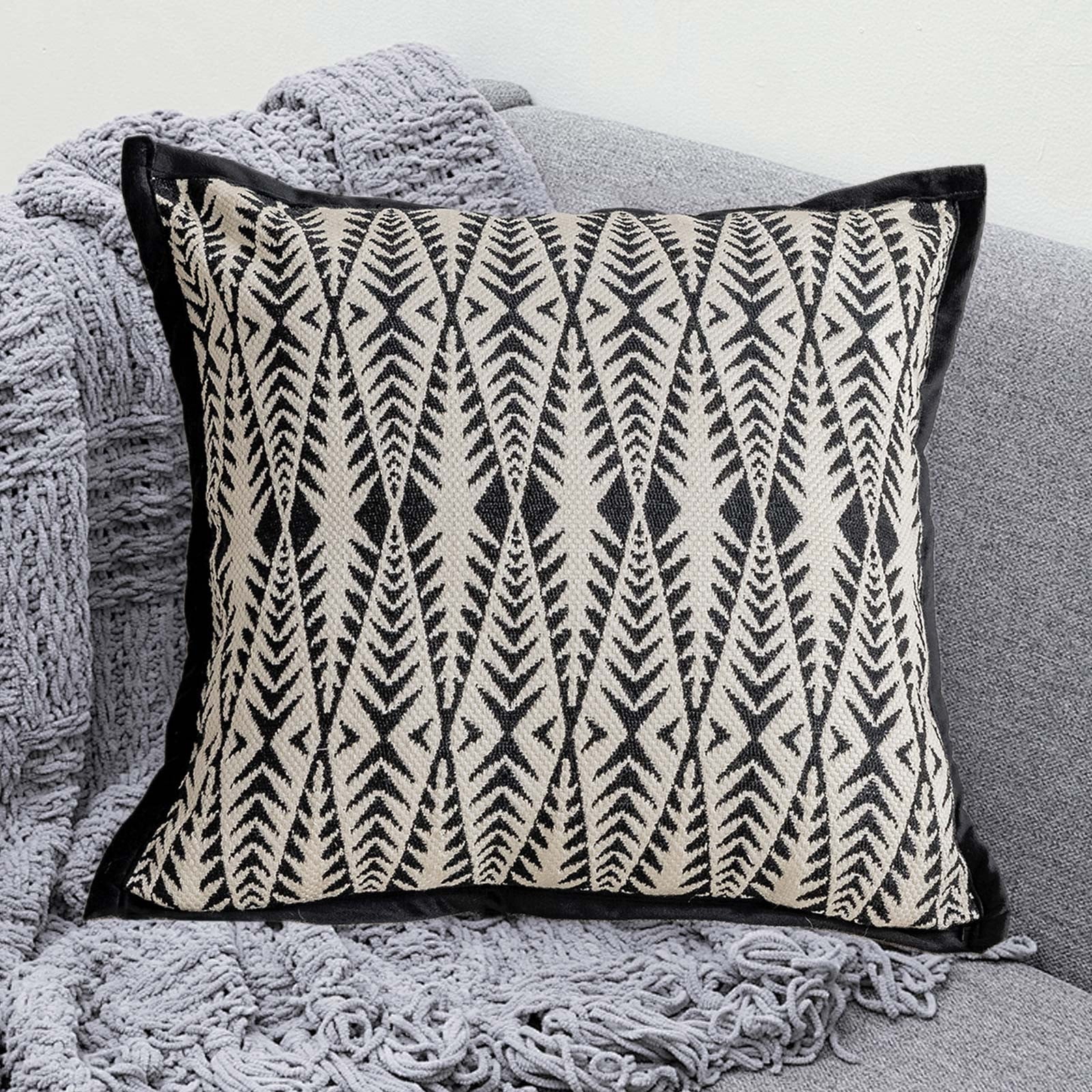 PureCasa Polyester Throw Pillow for Bed Sofa Couch, Household Throw Cushions Decorative Pillows for Indoor Outdoor, Modern Simple Style Home Decor for Living Room Bedroom, 18"x18", 1PC, B