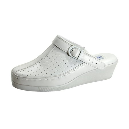 24 HOUR COMFORT Gertrude Women s Wide Width Swivel Strap Leather Clogs WHITE 5.5