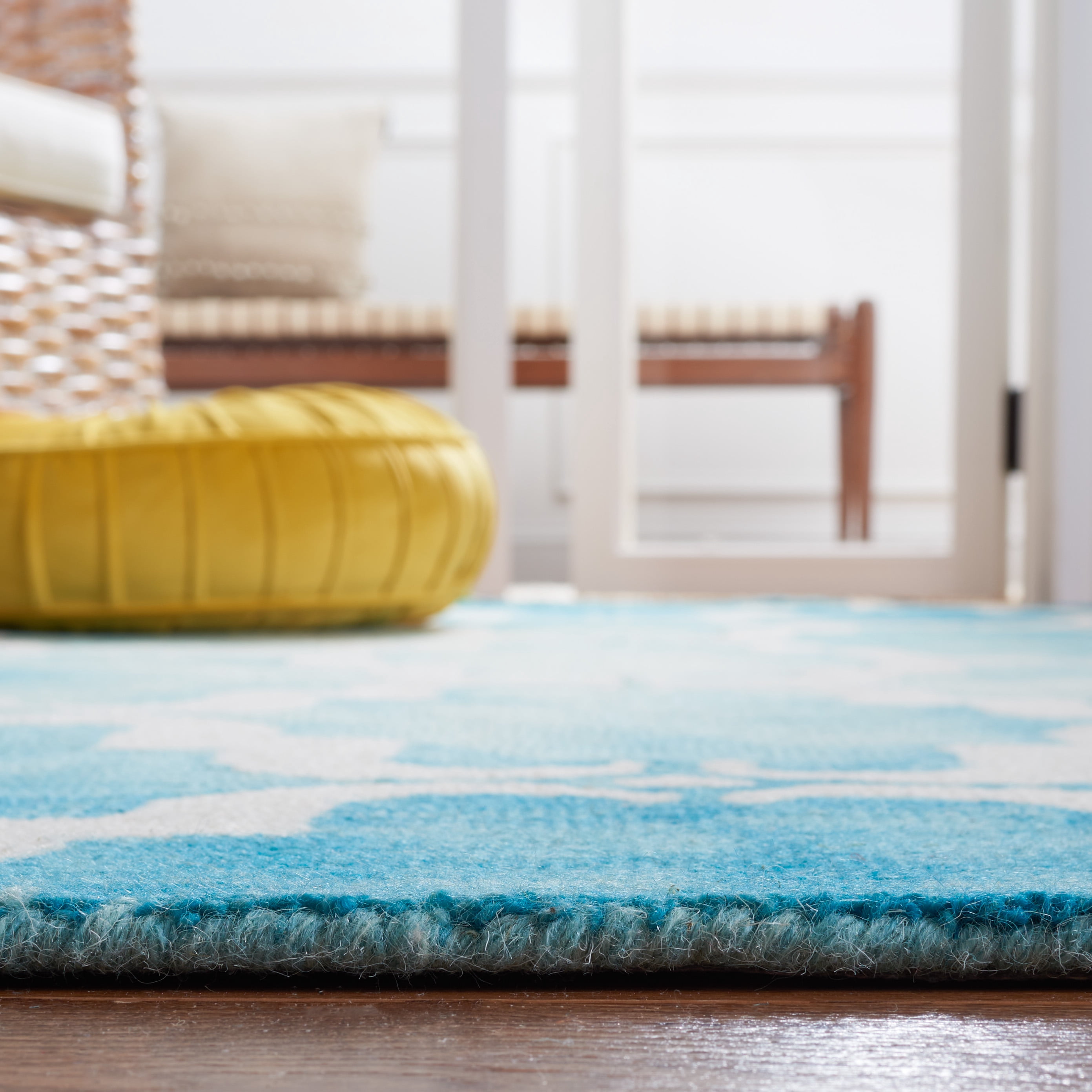 Safavieh Dip Dye Talbot Distressed Wool Area Rug, Turquoise/Ivory, 7' x 7' Round