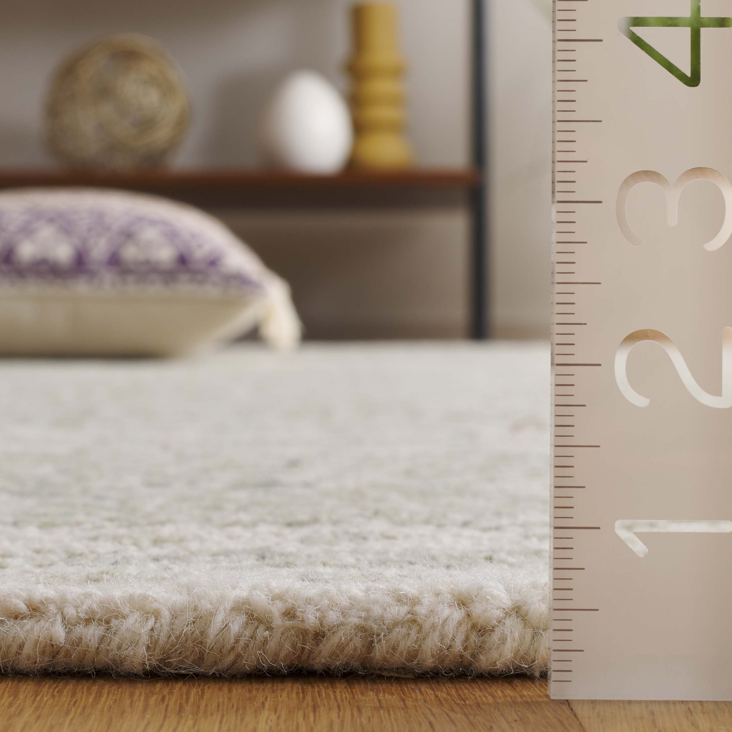 SAFAVIEH Micro-Loop Aditya Geometric Runner Rug, Silver/Ivory, 2'3" x 7'
