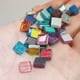 thumbnail image 5 of 100 piezas (aprox. 100 g/3,52 oz) de mosaicos de vidrio brillante con purpurina, 1 cm/0,39 pulgadas, cuadrados, 0,4 cm/0,15 pulgadas de grosor, materiales para manualidades de bricolaje, 5 of 5