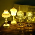 thumbnail image 1 of Lámpara de mesa pequeña estilo pagoda de estilo europeo, luz de noche LED retro, lámpara de palacio pequeña, decoración de dormitorio, lámpara de ambiente, 1 of 4