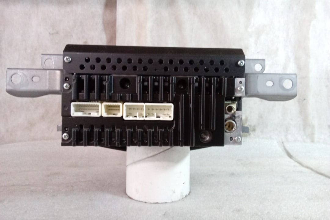 Pre-Owned 2007 Toyota Rav4 AM FM CD Receiver 8612042160 Face 11811 OEM LKQ - Verify Specific Vehicle Fitment In Description - (Good)