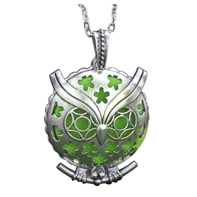 Silver Hollow Alloy Aromatherapy Essential Oil Diffuser Necklace Box PendantThe Best Gift for A Loved One