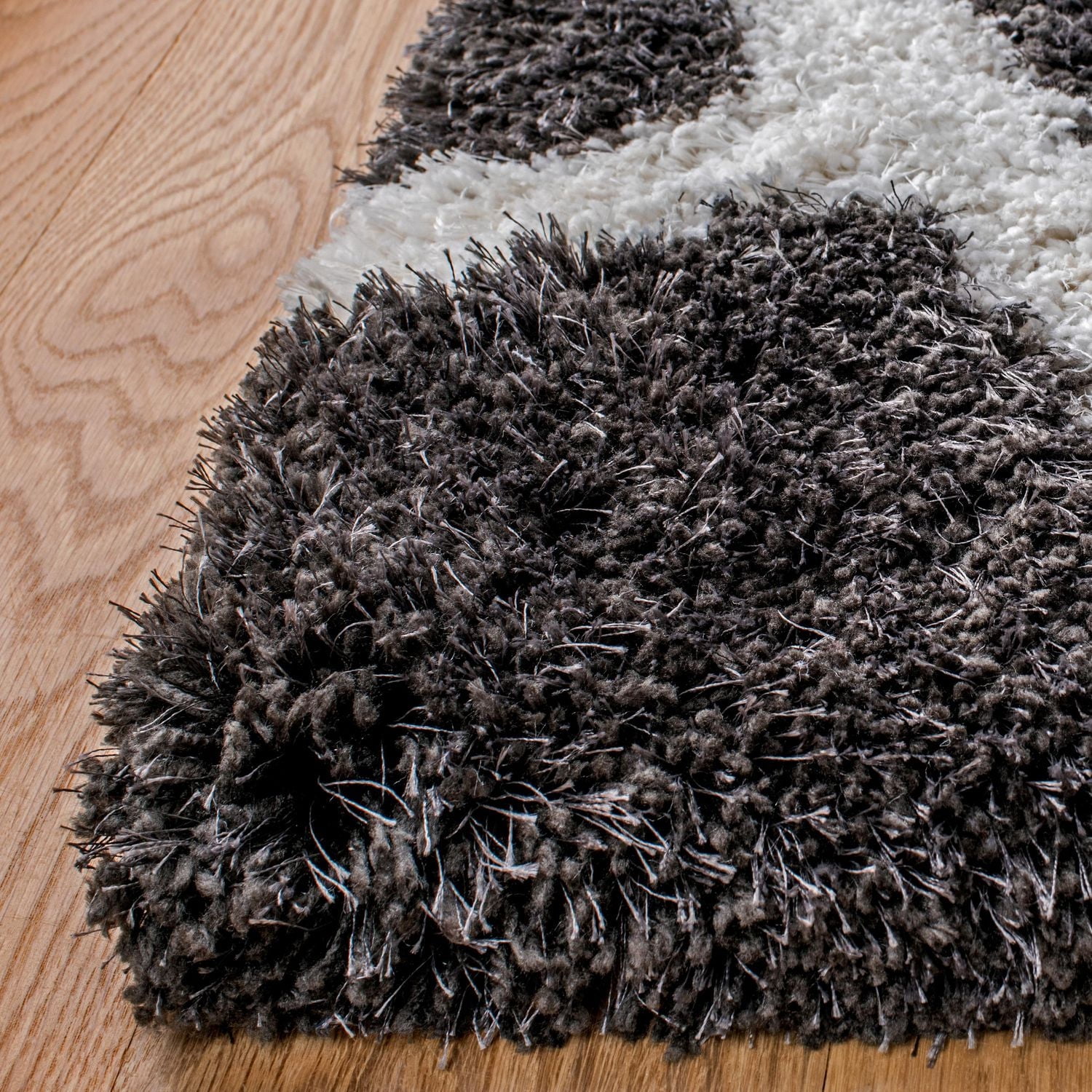 Safavieh Barcelona Dortha Geometric Shag Area Rug