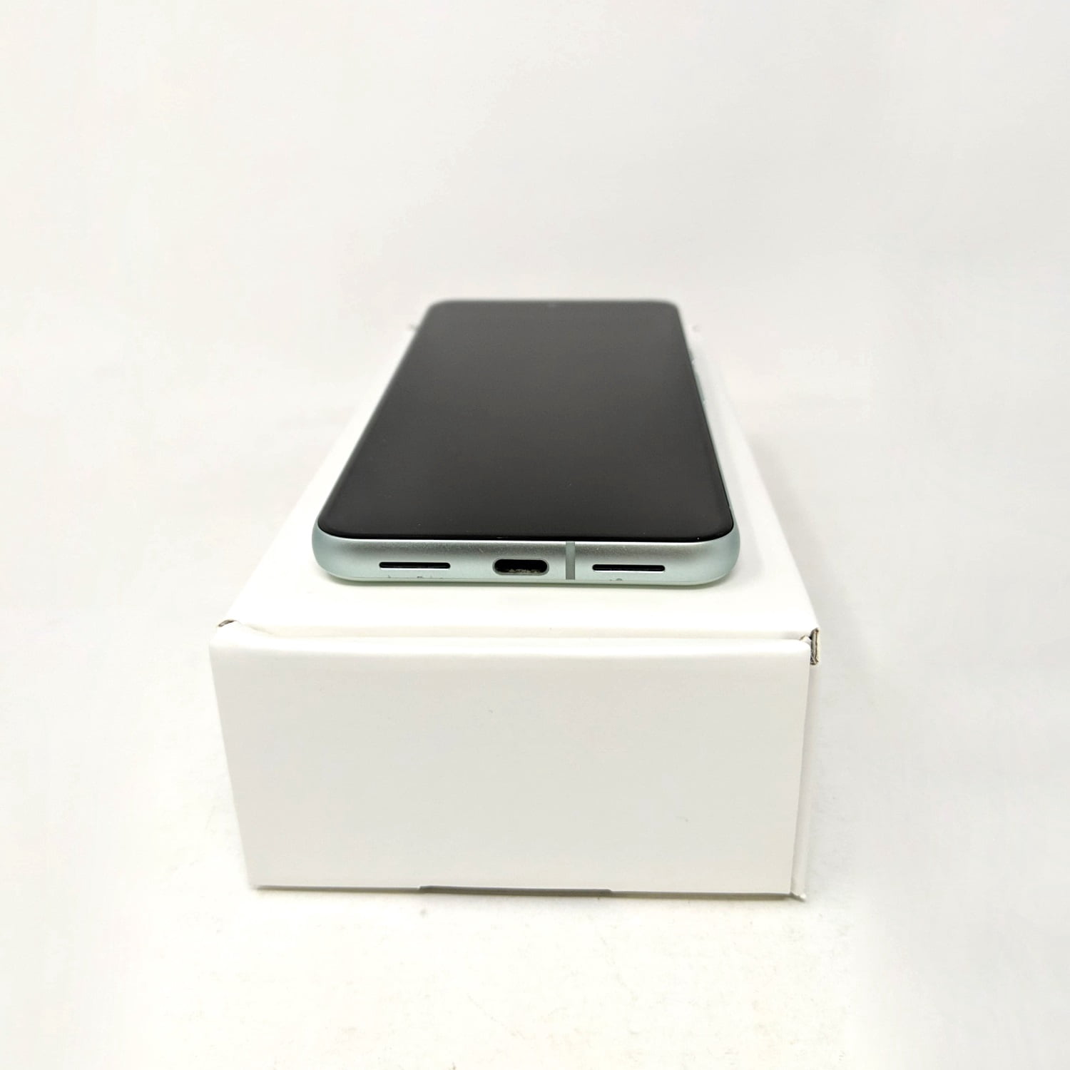 Pre-Owned Google Pixel 8 5G 128GB G9BQD Factory Unlocked 6.2" 8GB RAM 50MP Smartphone - Mint