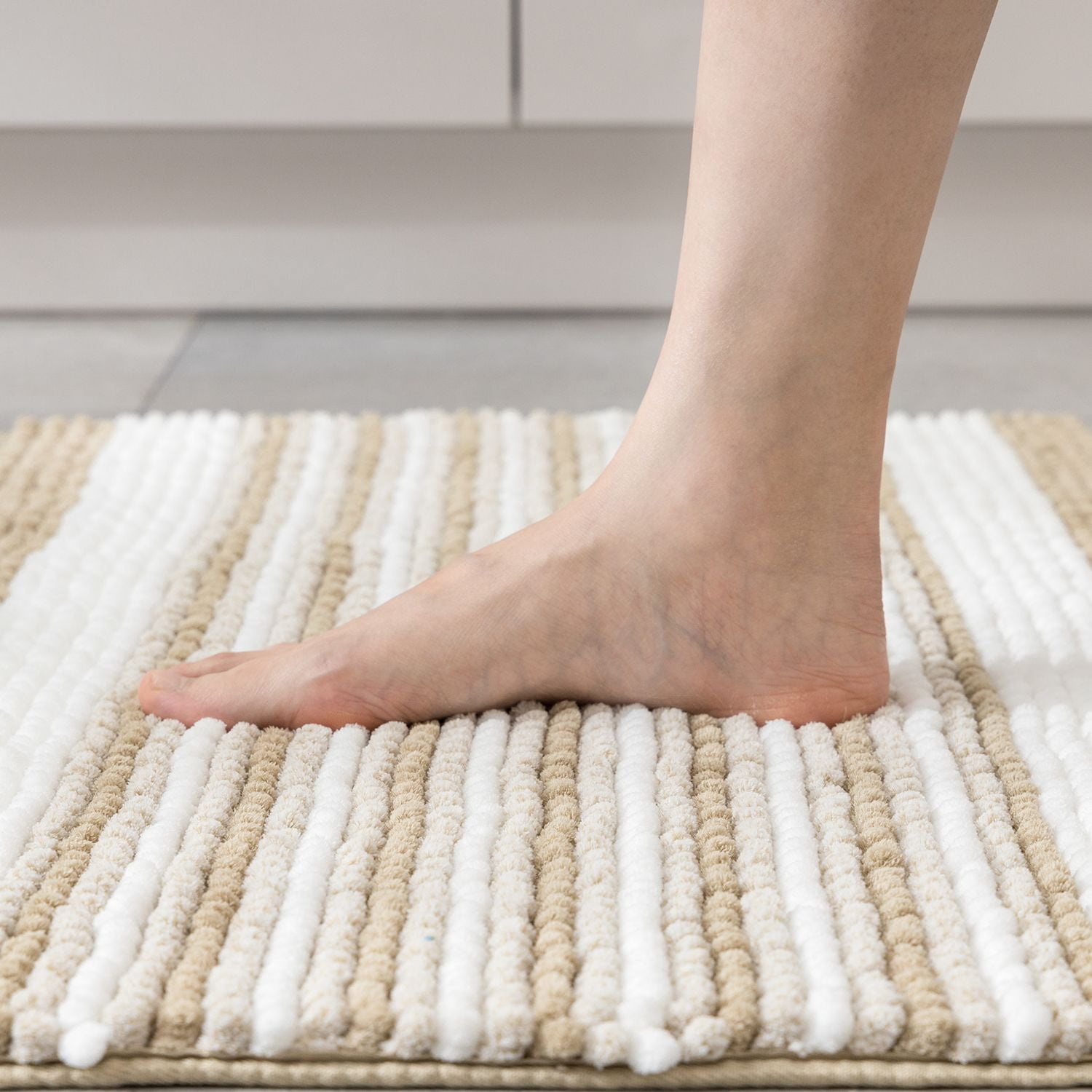 Phantoscope Soft Chenille Bathroom Rug, 20 x 30 in, Quick Dry, Non-Slip Backing, Off White