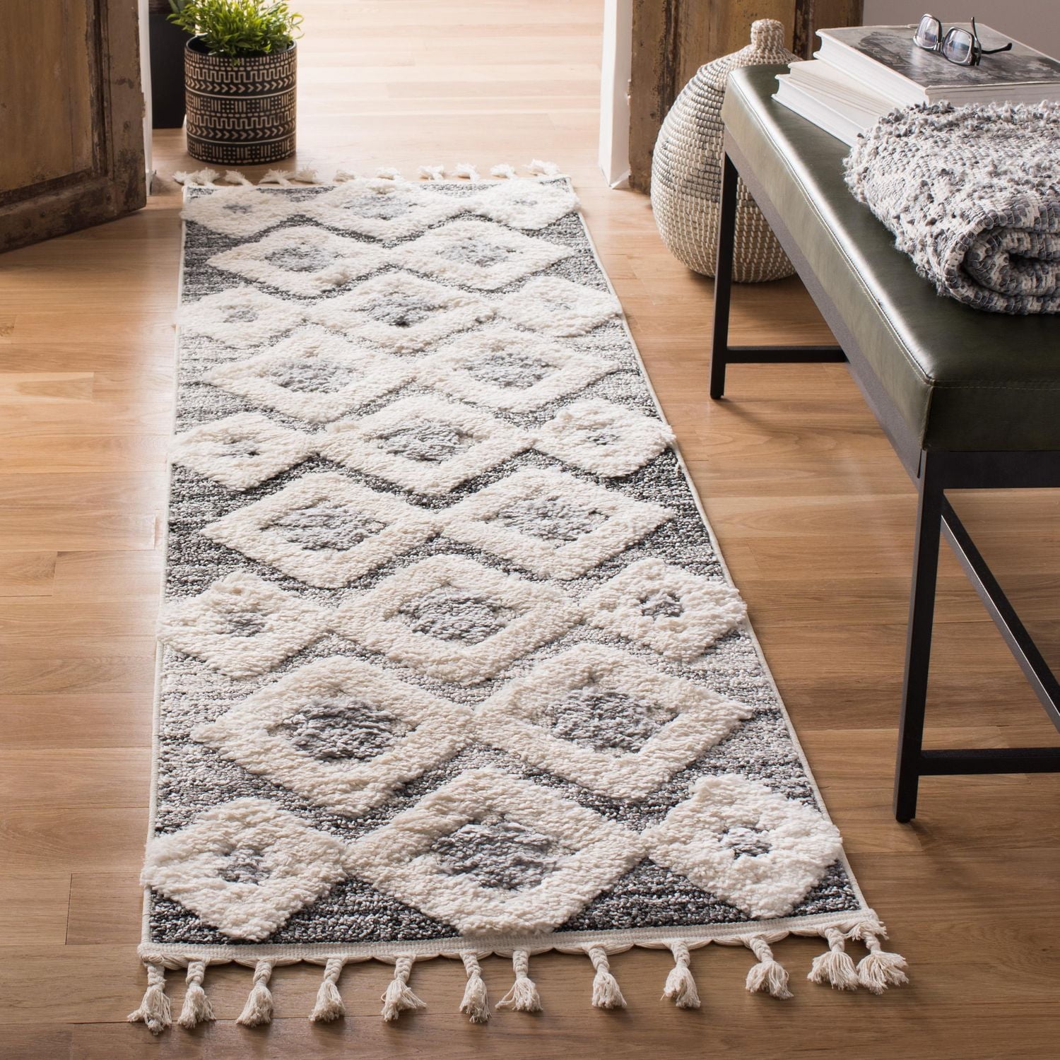 Safavieh Moroccan Tassel Shag Dawson Geometric Area Rug