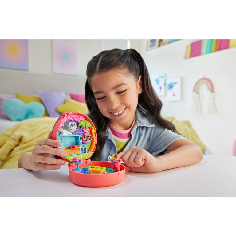 Polly Pocket Adventure Moped Compact with 2 Micro Dolls and Pet