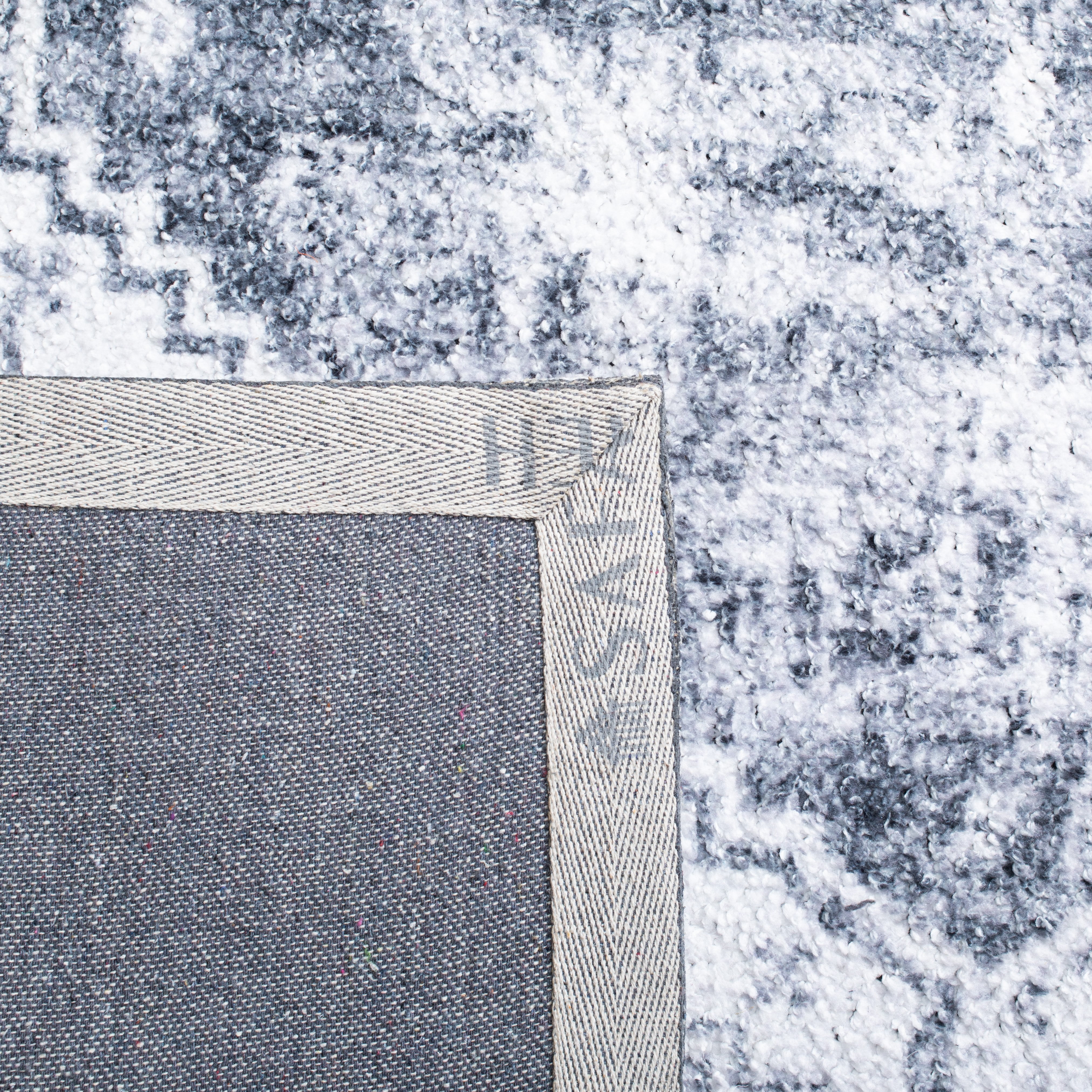 SAFAVIEH Classic Vintage Leandre Medallion Area Rug, Silver/Dark Grey, 9' x 12'