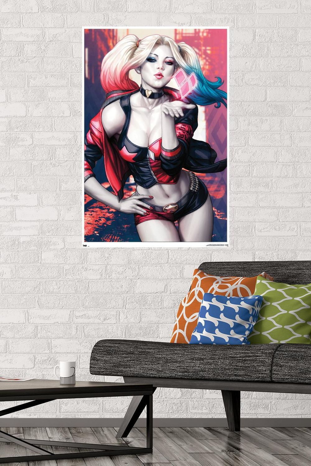 DC Comics - Harley Quinn - Kiss Wall Poster, 14.725" x 22.375"
