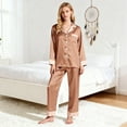 thumbnail image 1 of Ensemble de Pyjama en Satin pour Femmes, Couleur Unie avec Garniture Contrastée, Haut à Manches Longues avec Col Cranté et Pantalon, Détail de Manchette Contrastée Élégant, Vêtements de Nuit à Boutons devant Café, 1 of 8
