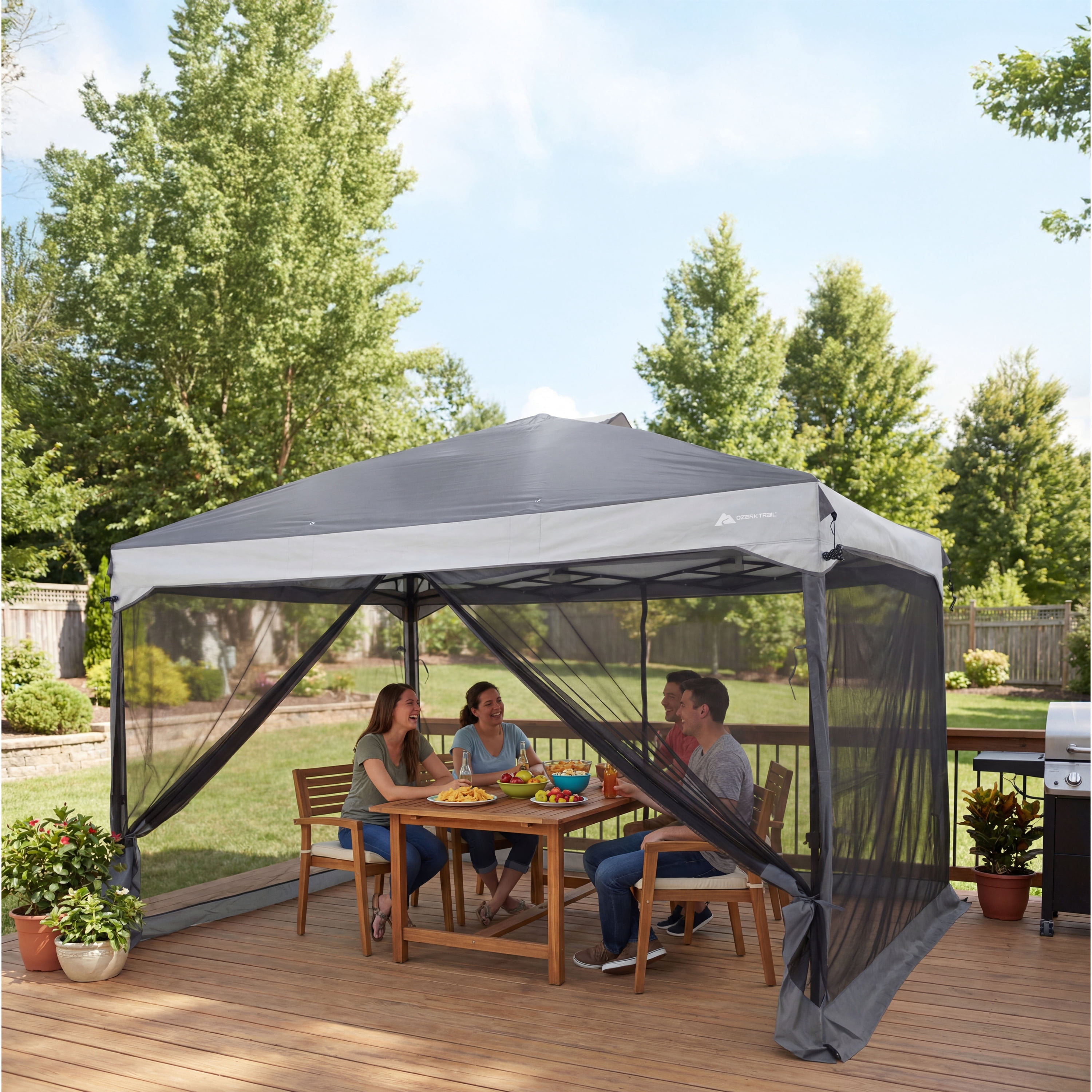 Mur en maillage Ozark Trail pour structure de 3,6 m x 2,7 m (12 pi x 9 pi), tissu gris avec maillage noir, inclut des piquets..