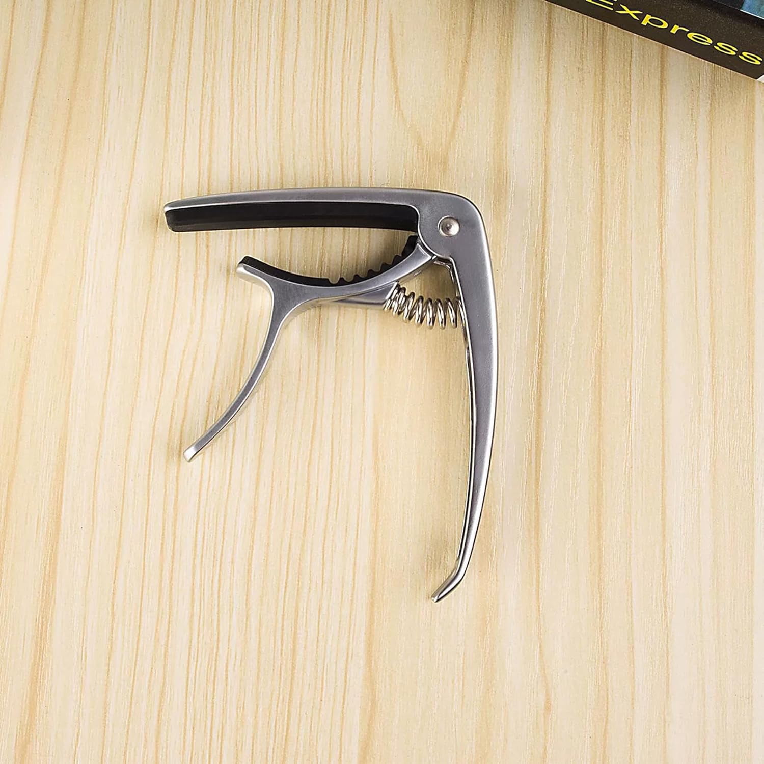 Guitar Capo Guitar Clip: Guitar Capo for Acoustic Guitar, Electric Guitars, Ukulele, Banjo, Mandolin, Bass, Acoustic Guitar Capo 6 String, Zinc Alloy Metal Guitar Clamp (Silver)