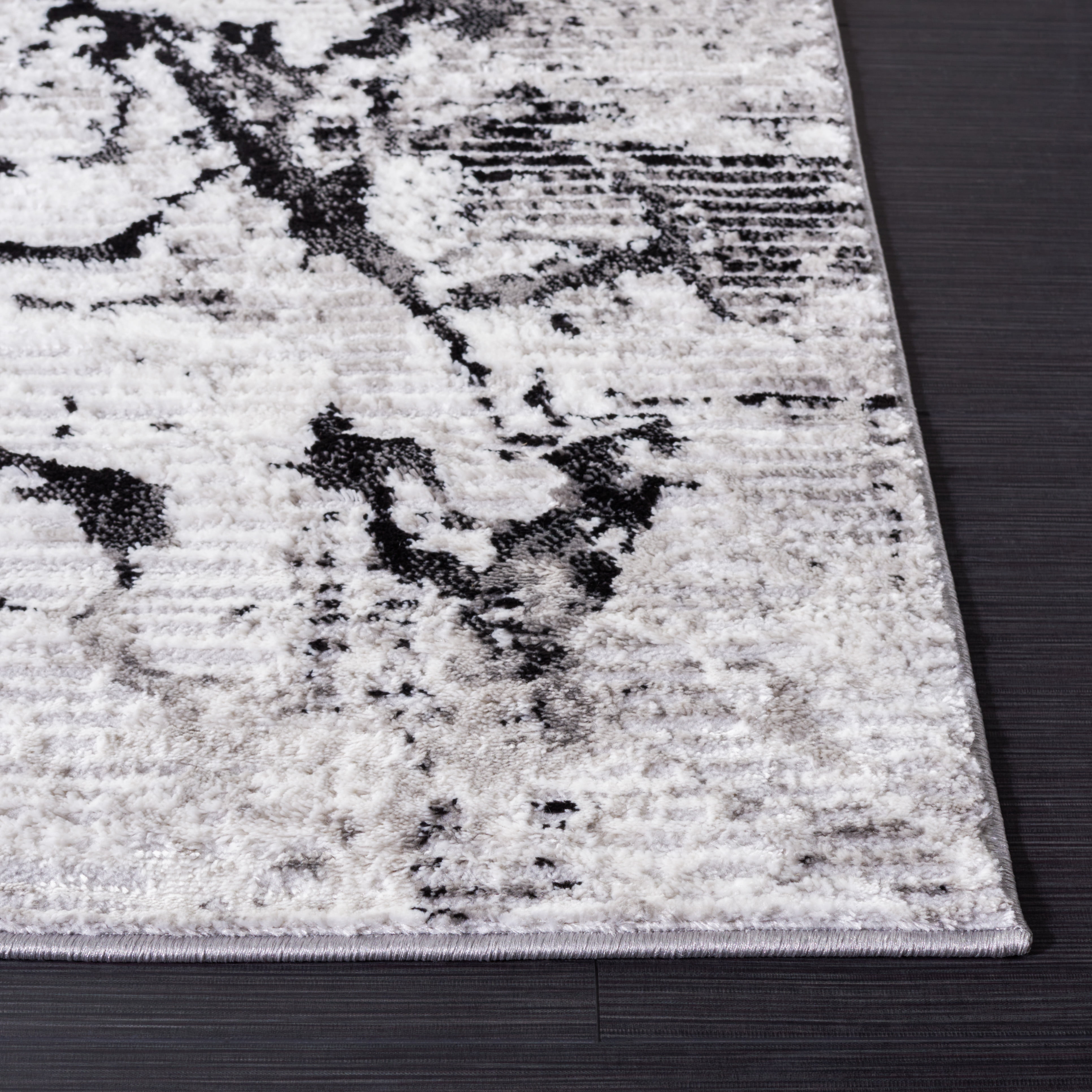 SAFAVIEH Meadow Moema Distressed Area Rug, Grey/Black, 5'3" x 7'6"